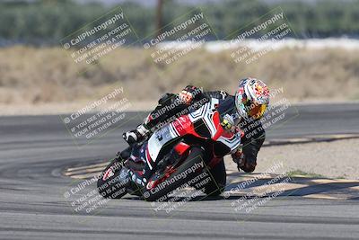 media/Oct-13-2025-Moto Forza (Mon) [[a66d839500]]/3-B Group/Session 3 (Turn 16)/